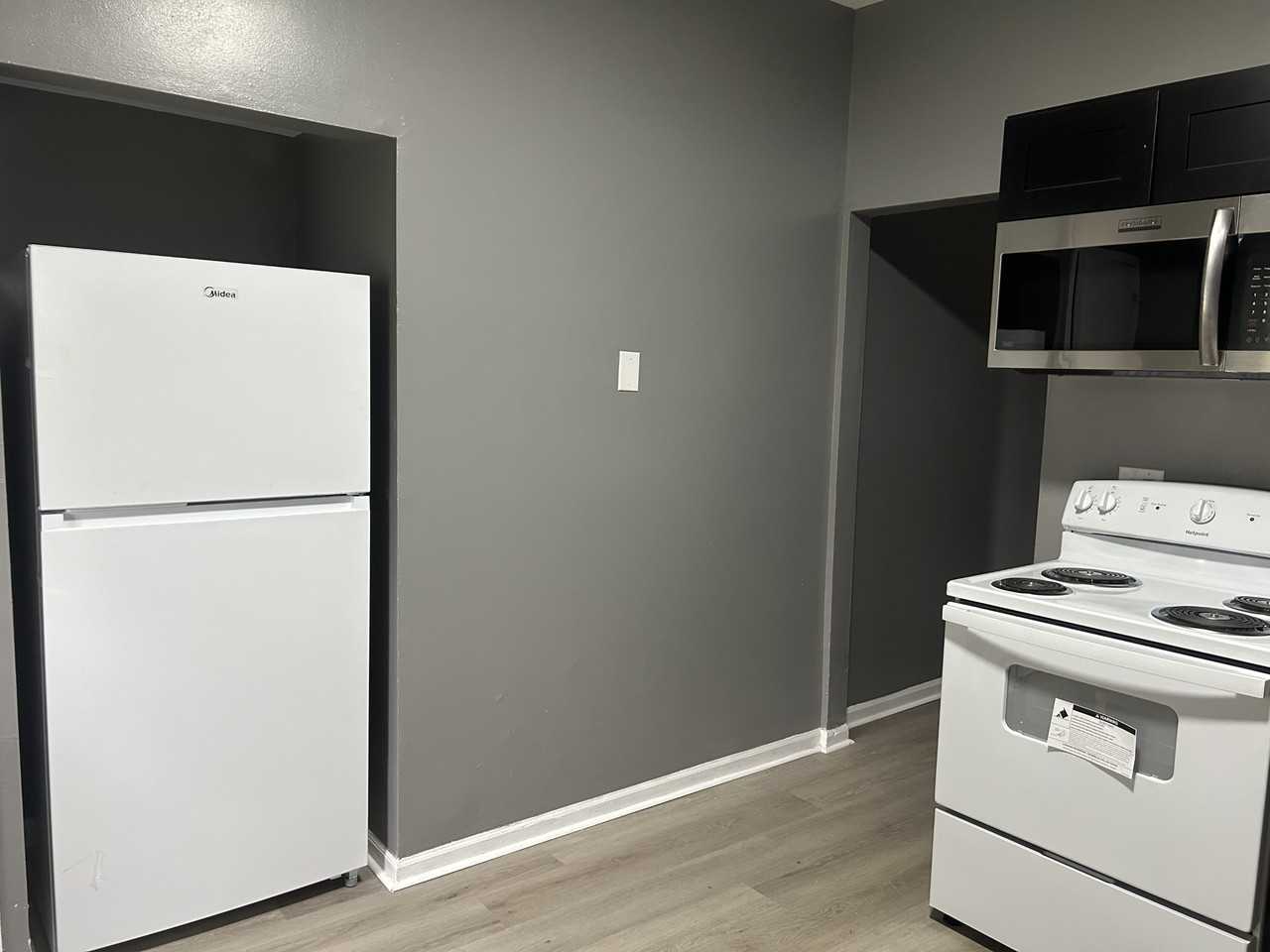 459 S Harrison Ave #1 - Photo 2 of 9