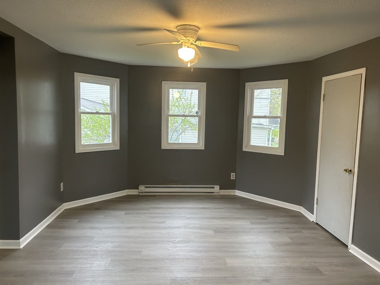 459 S Harrison Ave #1 - Photo 3 of 9