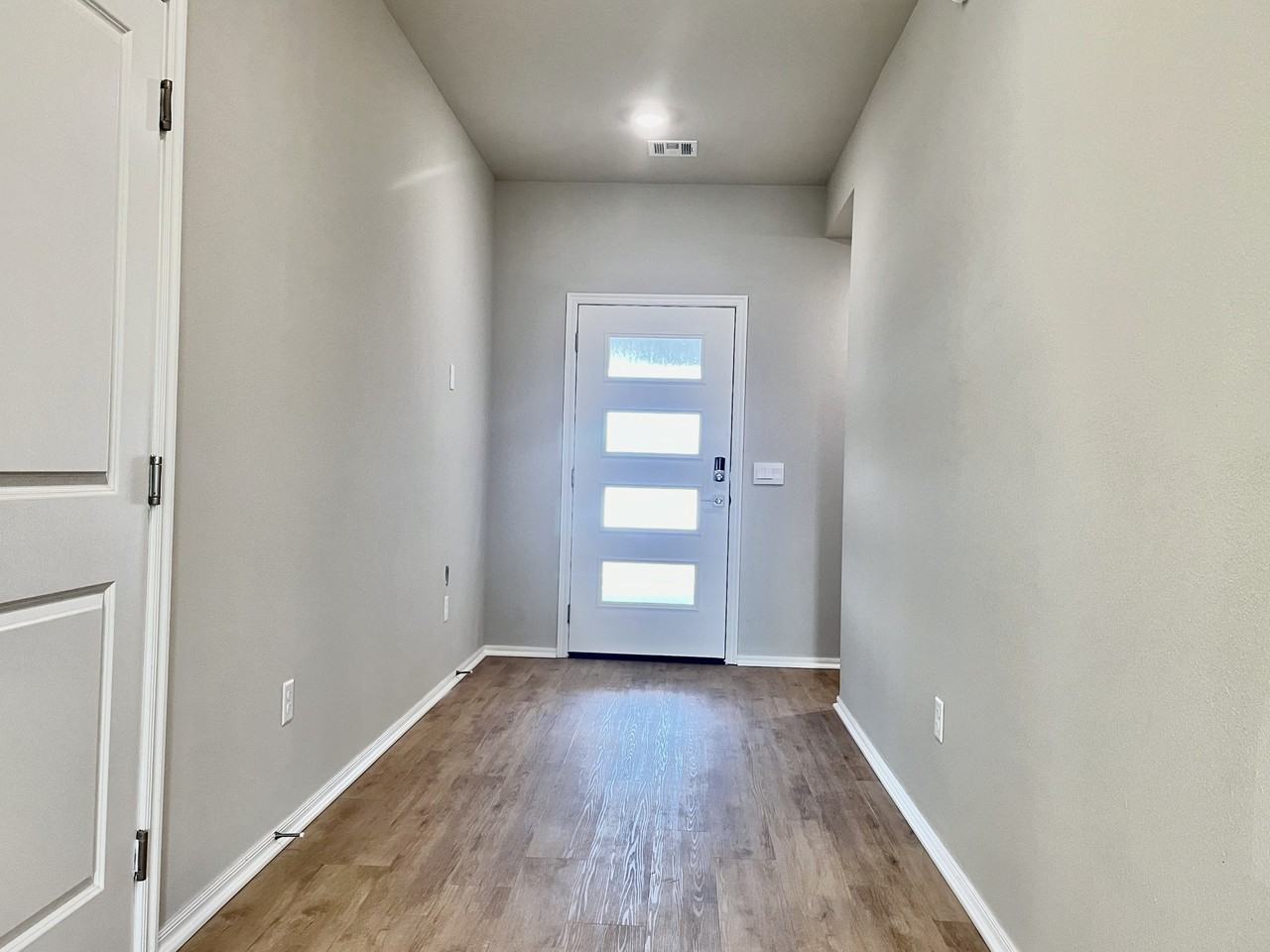 1406 S 72nd Pl #NA - Photo 2 of 31