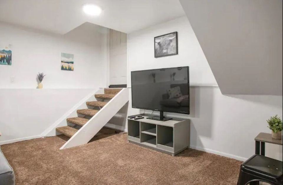 1886 W 500 N - Photo 4 of 11