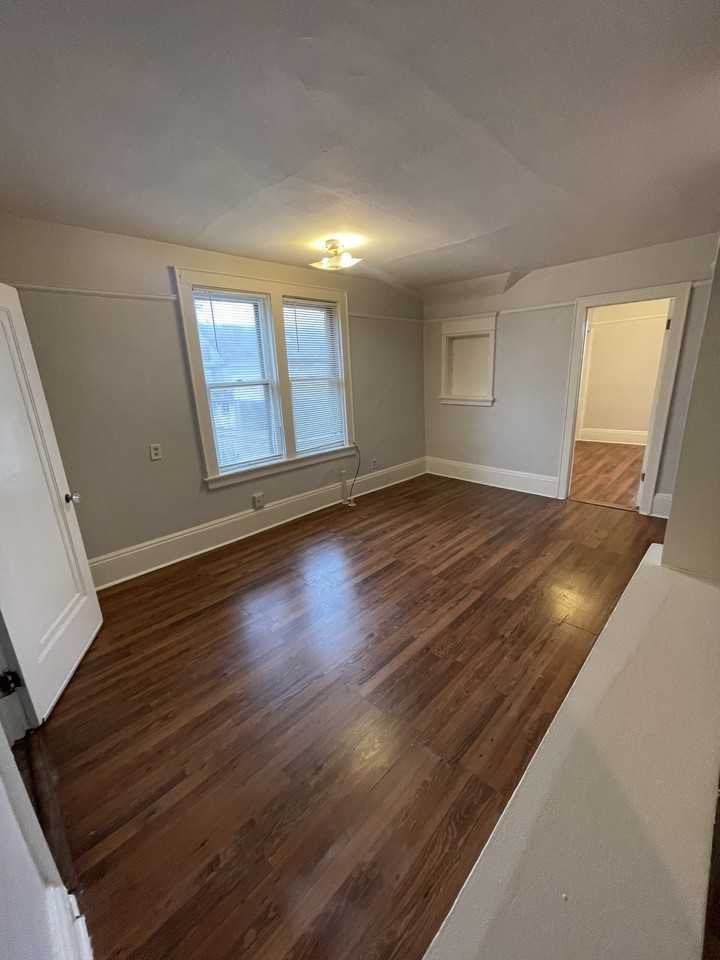 3638 N Teutonia Ave - Photo 3 of 11