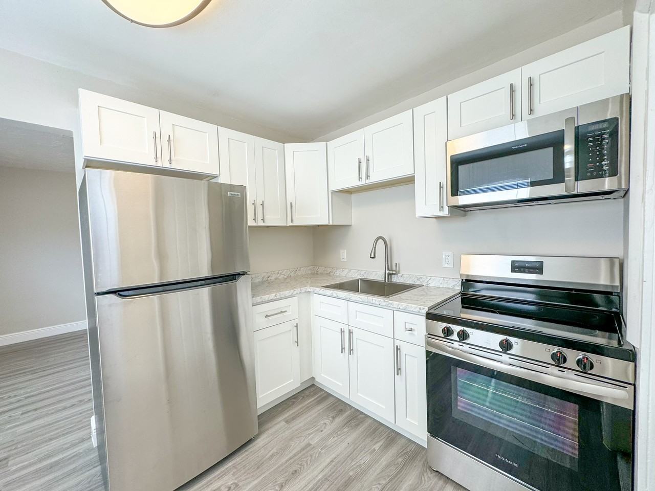 908 14th St #1 - Photo 4 of 11