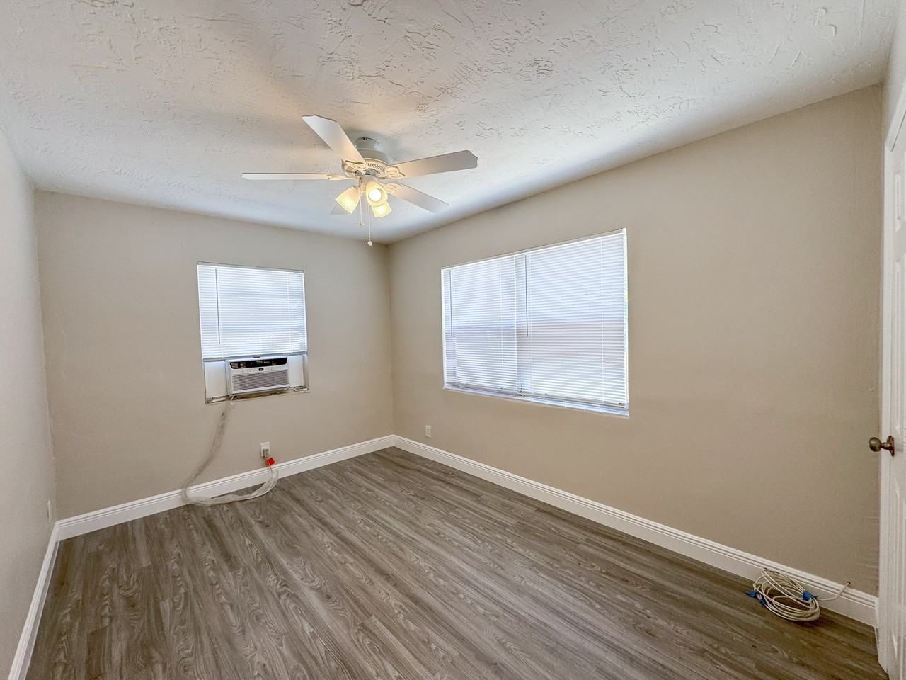 908 14th St #1 - Photo 6 of 11