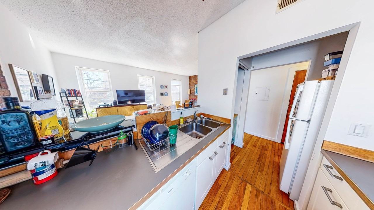 924 State St #2 - Photo 4 of 24