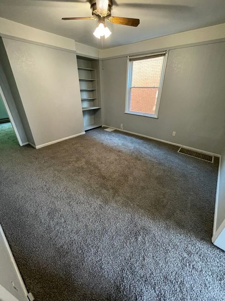 642 Forest Ave - Photo 6 of 24