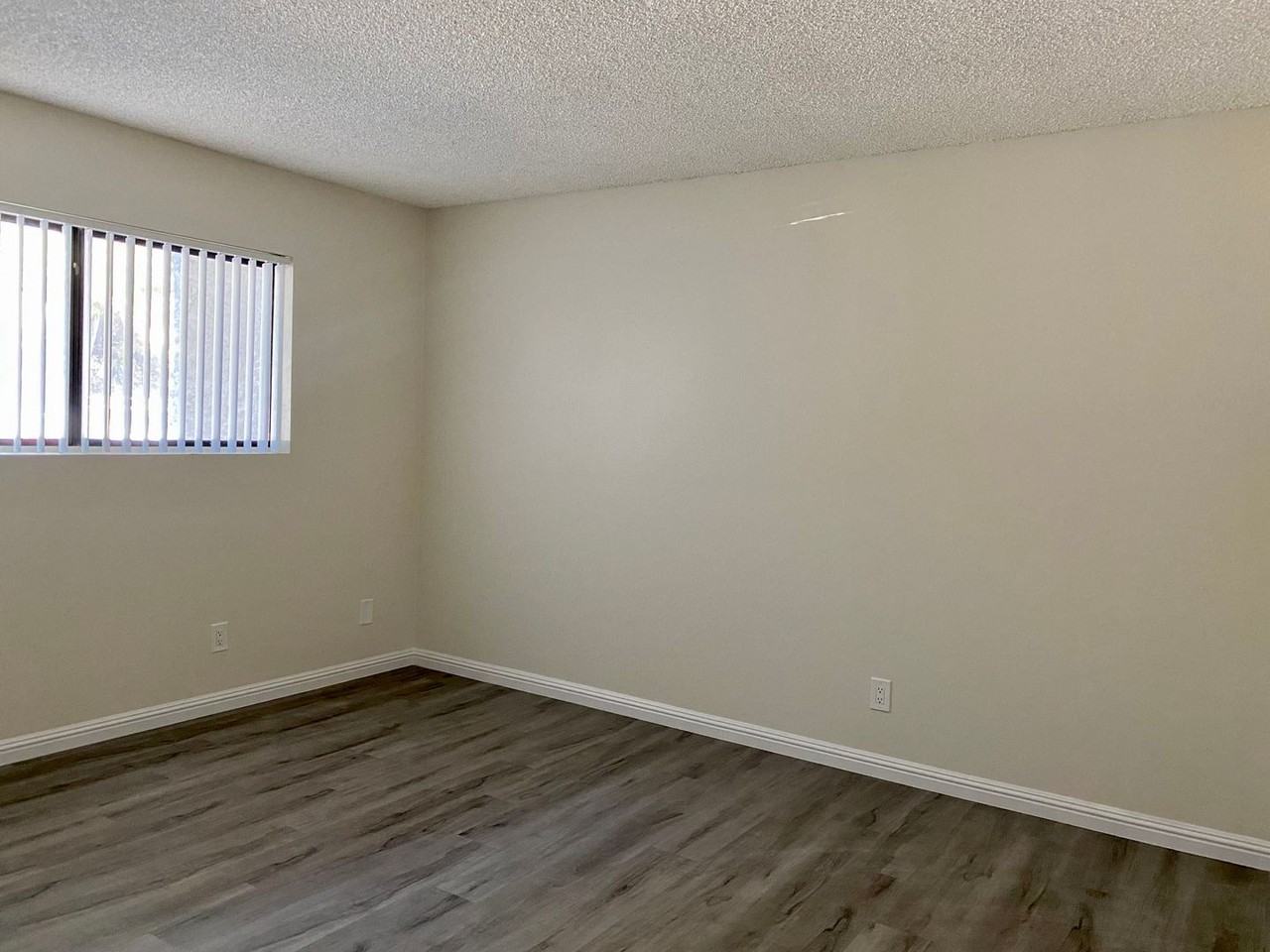 8608 Foothill Boulevard - Photo 3 of 23