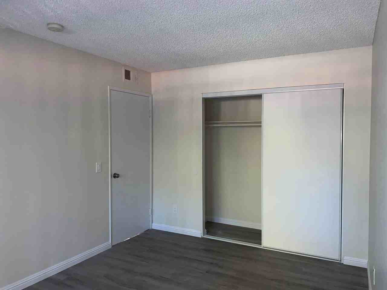 8608 Foothill Boulevard - Photo 5 of 23