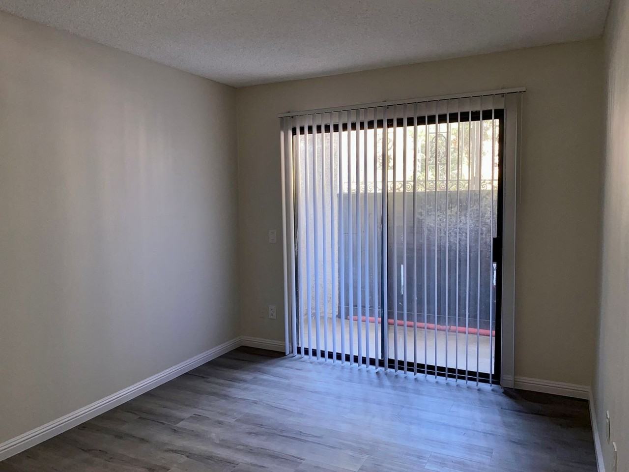 8608 Foothill Boulevard - Photo 6 of 23
