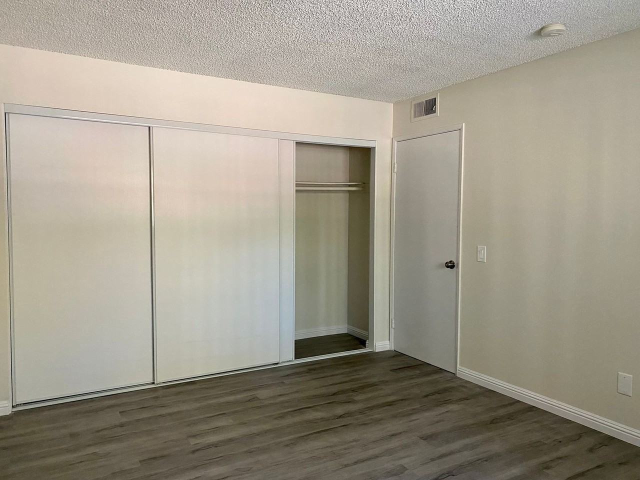 8608 Foothill Boulevard - Photo 7 of 23