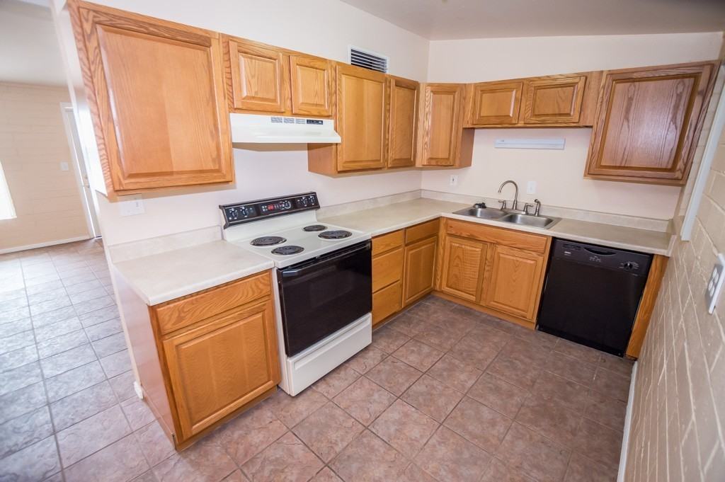 332 Whitton St - Photo 7 of 28