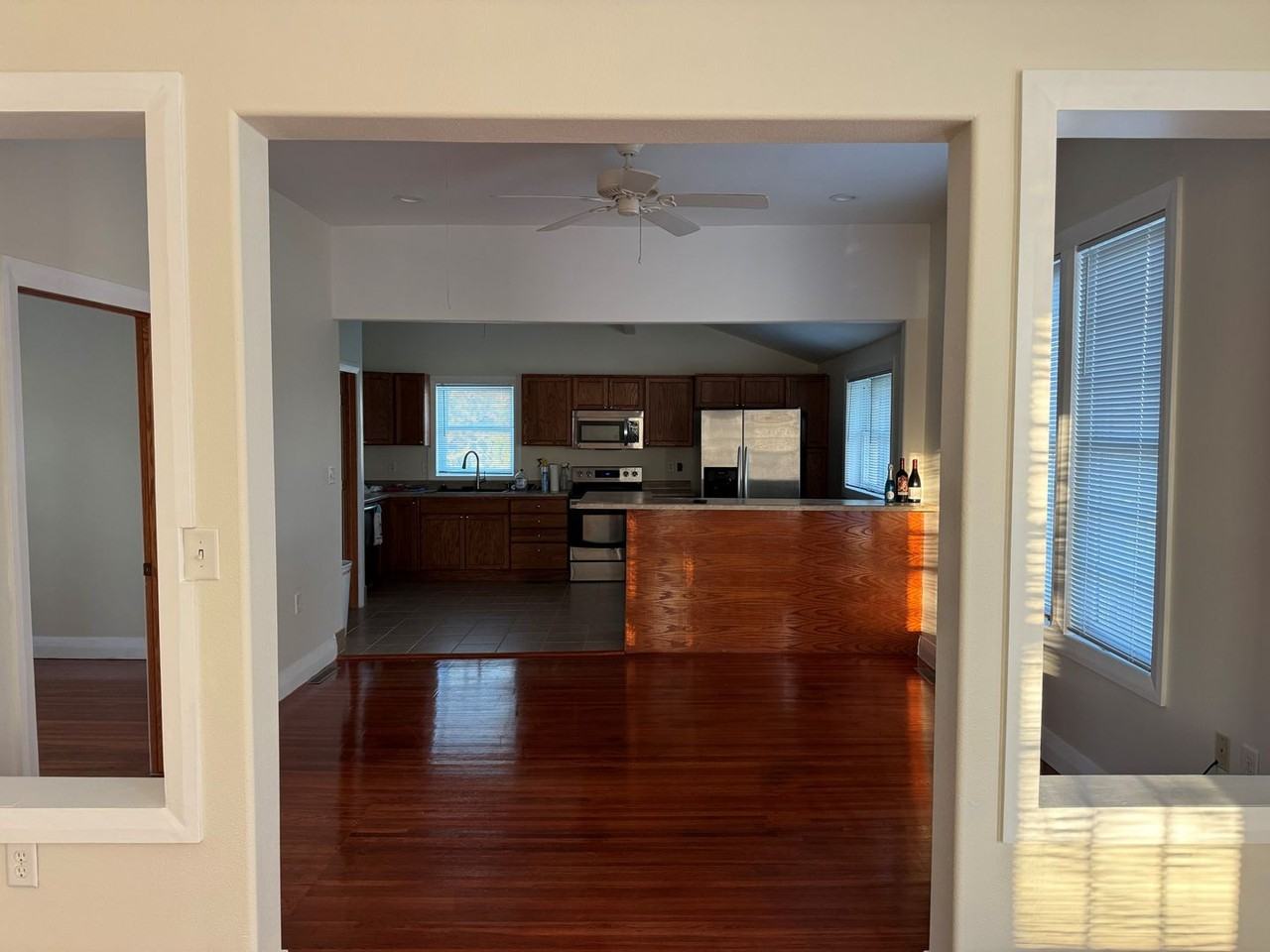 2546 S Saint Aubin St - Photo 2 of 7