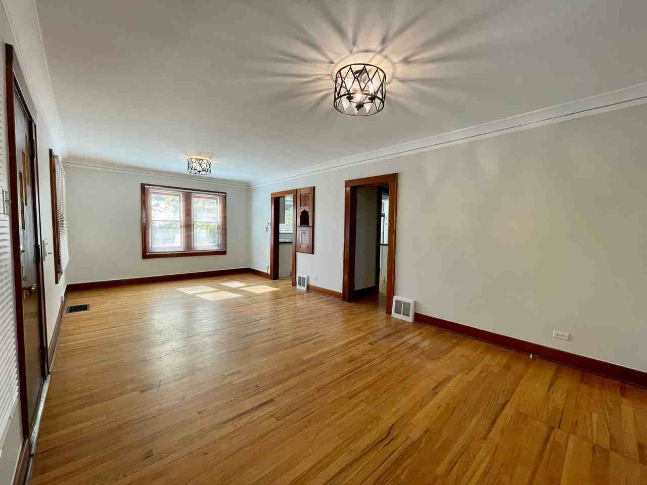 2231 S High St - Photo 4 of 39