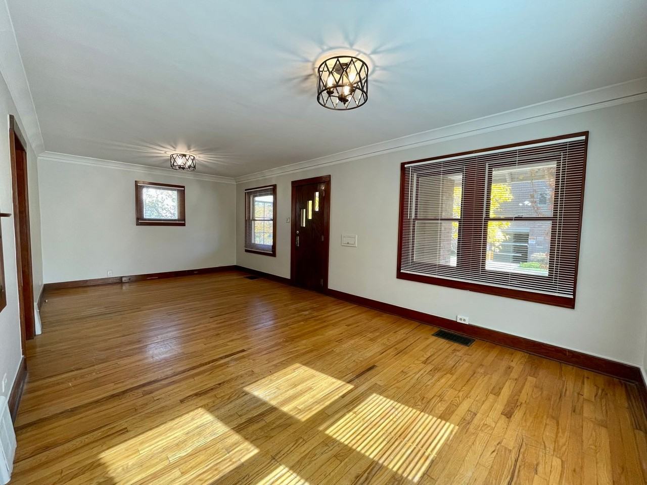 2231 S High St - Photo 6 of 39