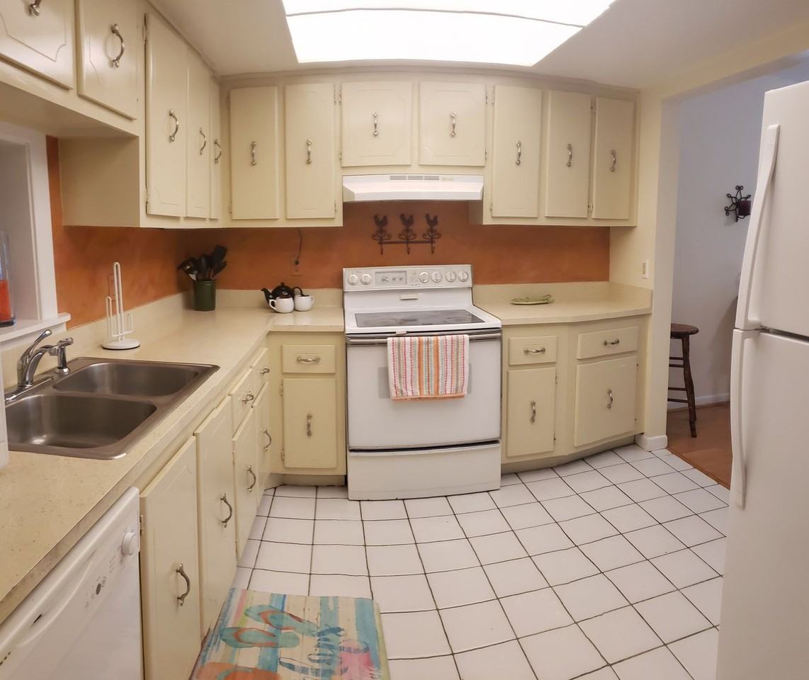 4920 38th Way S - Photo 2 of 32