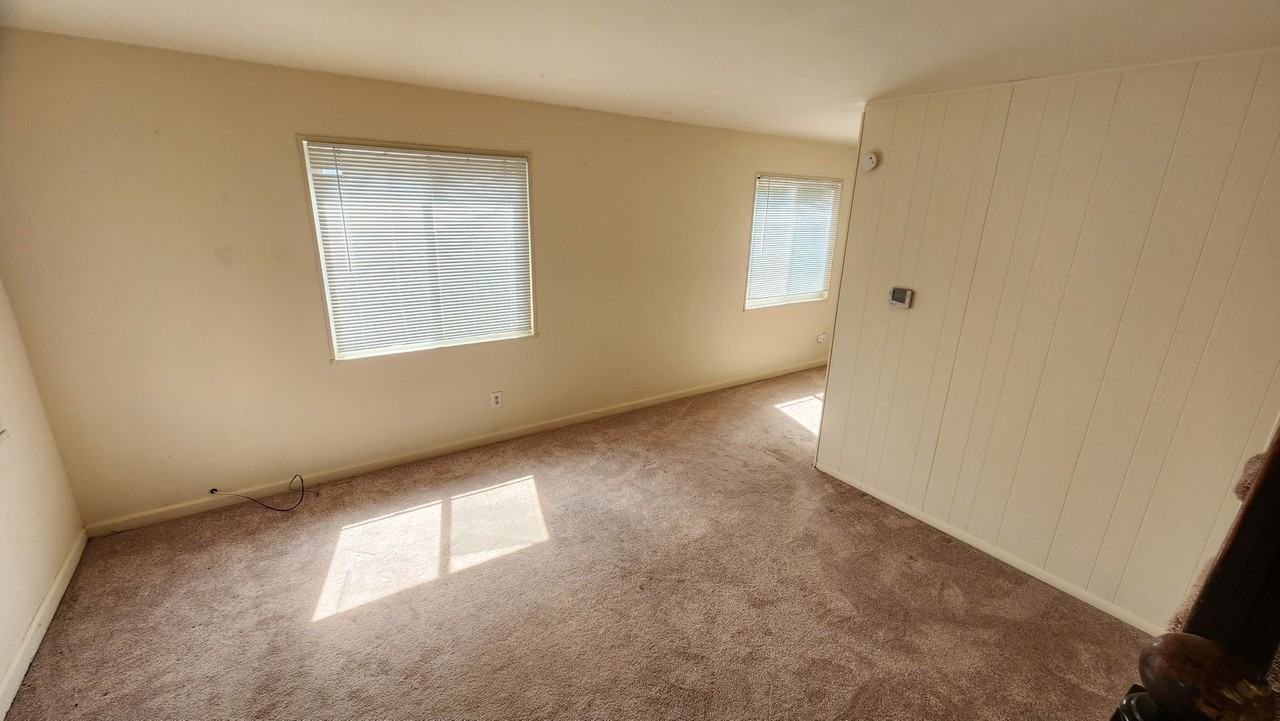 27 S Hudson St - Photo 3 of 17