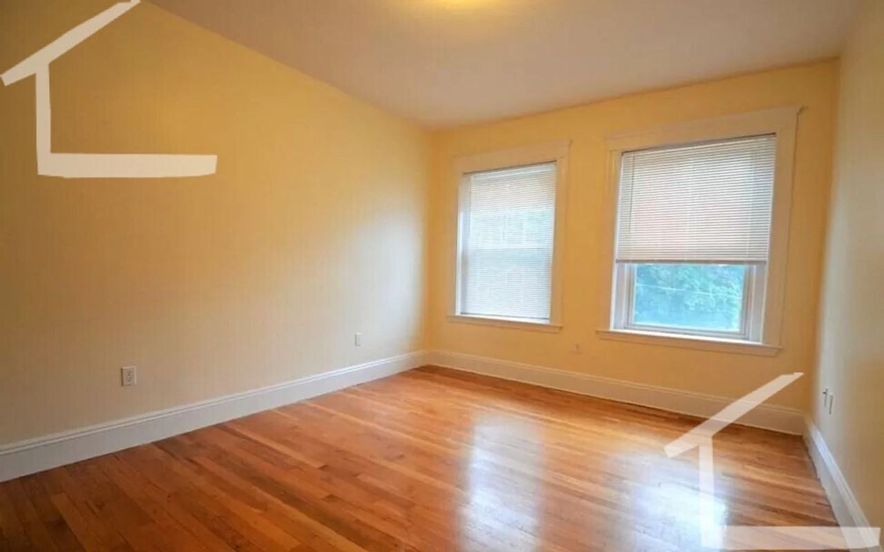 191 Winthrop Rd - Photo 5 of 13