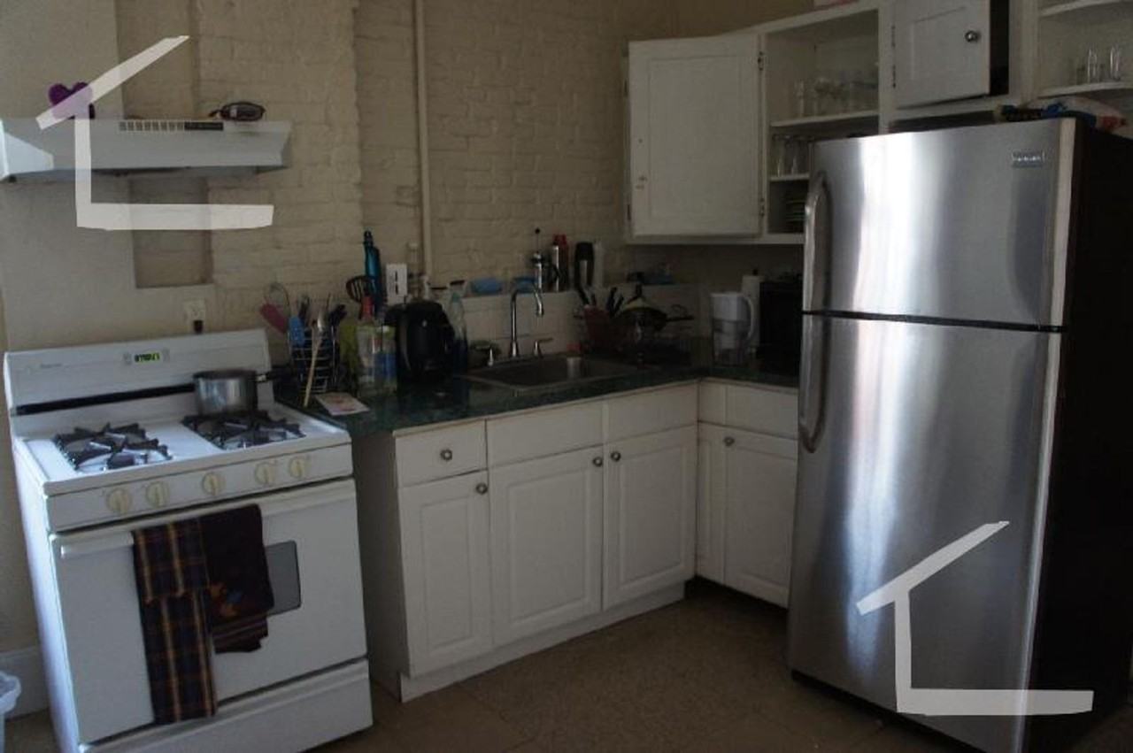 81 Hammond St - Photo 4 of 20