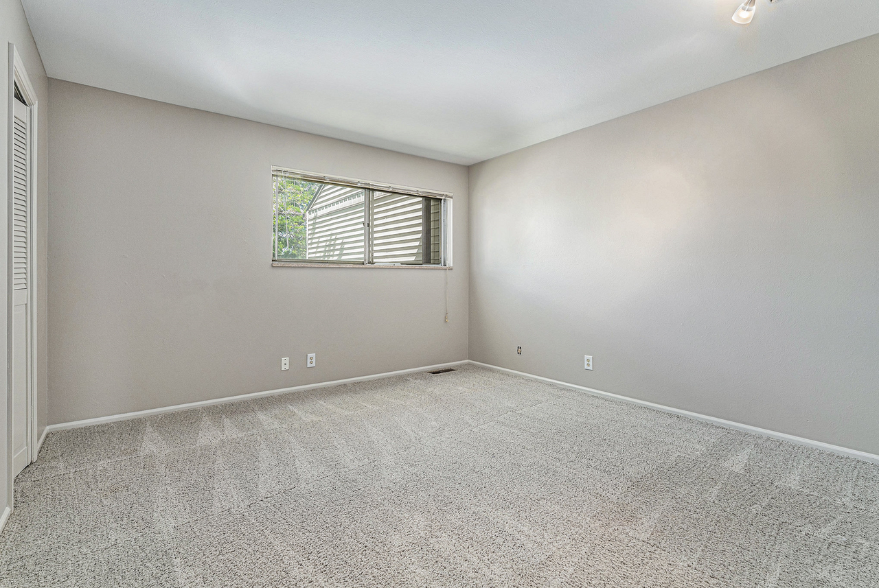 4379 W Ponds Cir - Photo 6 of 8