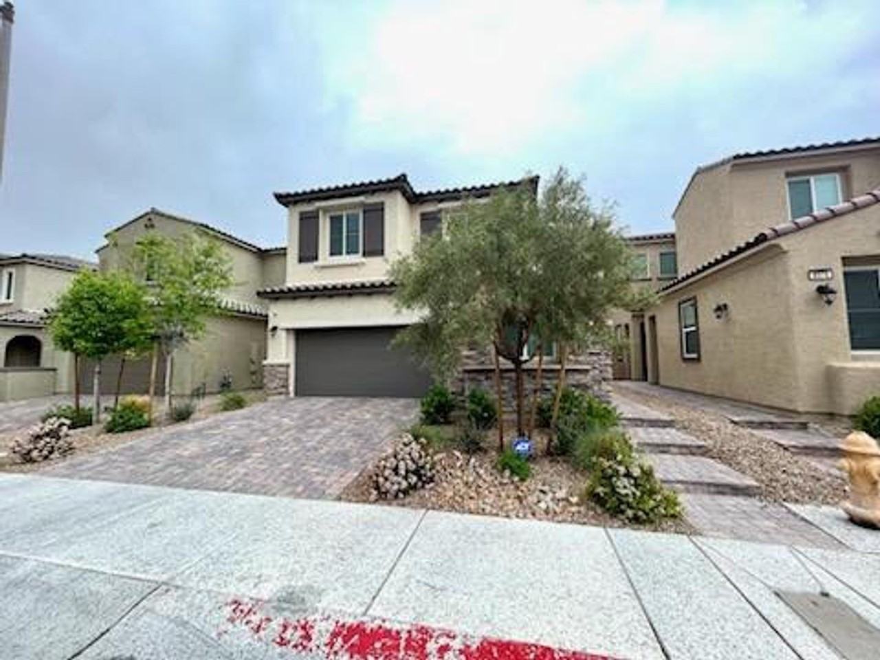 8084 Skye Dragon St - Photo 3 of 34