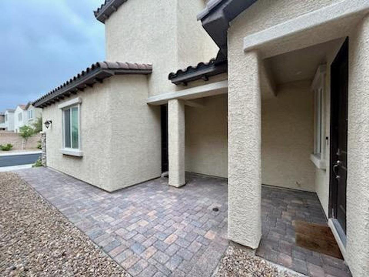 8084 Skye Dragon St - Photo 5 of 34