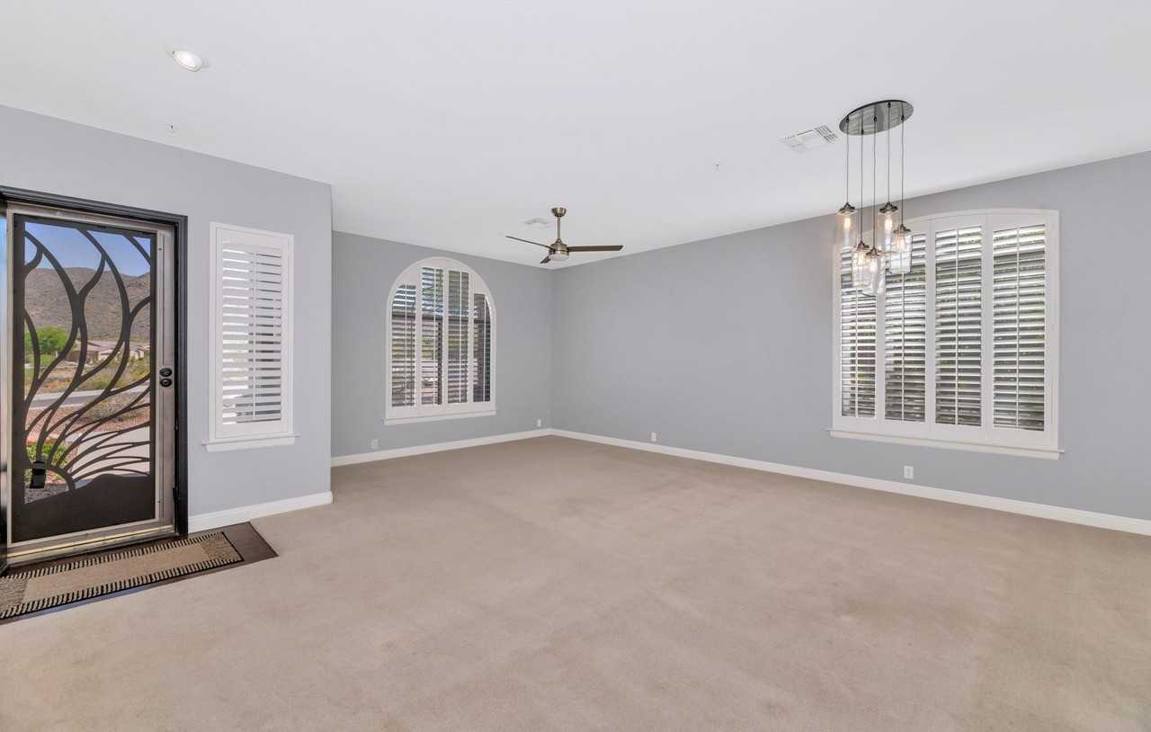 14039 E Mercer Ln - Photo 3 of 27