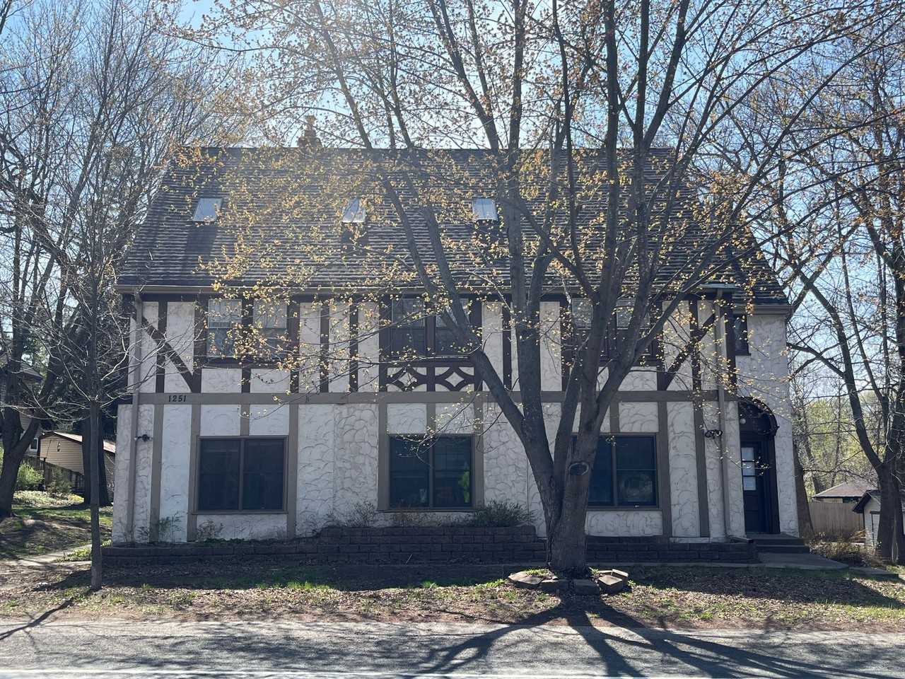 1251 Mahtomedi Ave - Photo 2 of 47