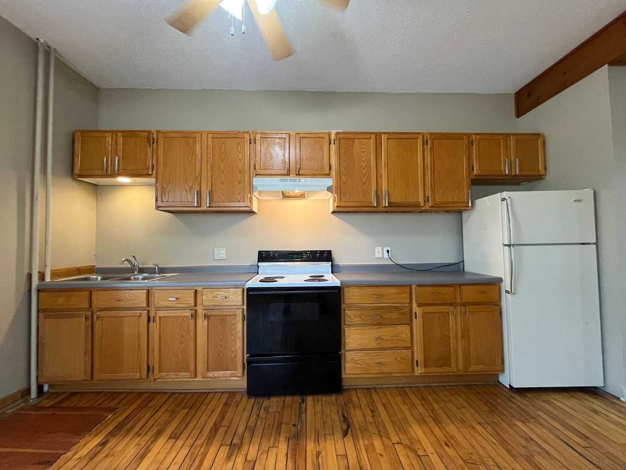 1251 Mahtomedi Ave - Photo 7 of 47