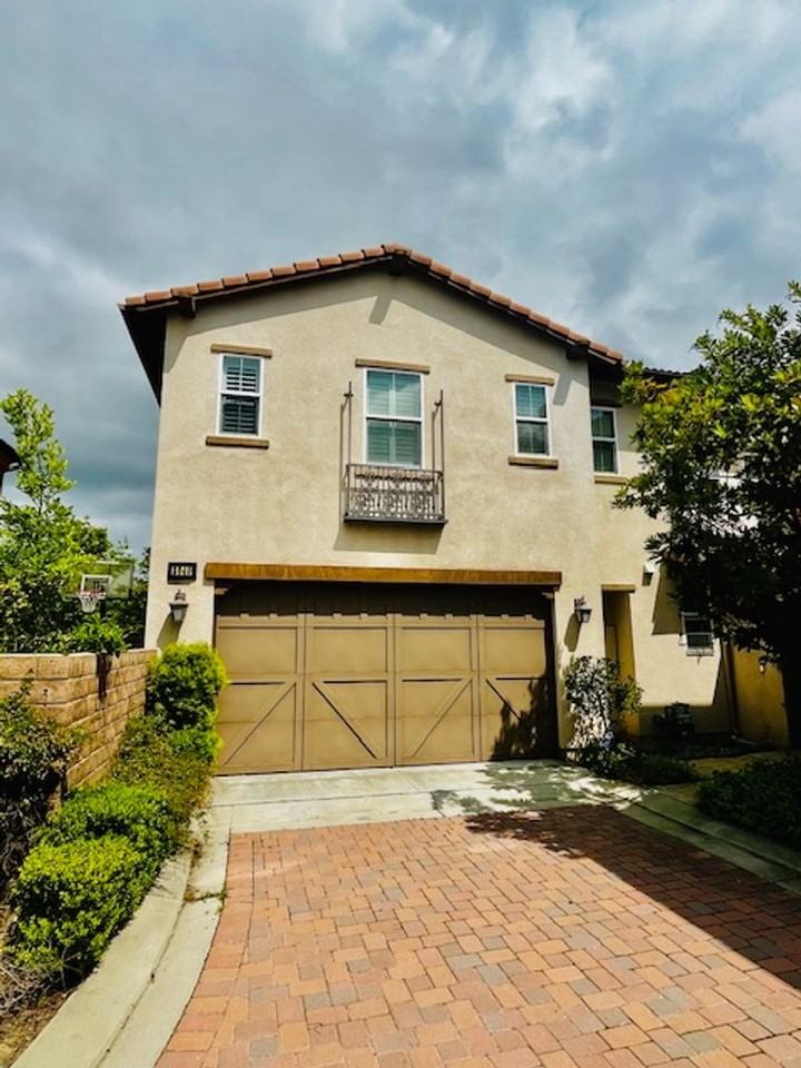 3040 E Coalinga Dr - Photo 2 of 44