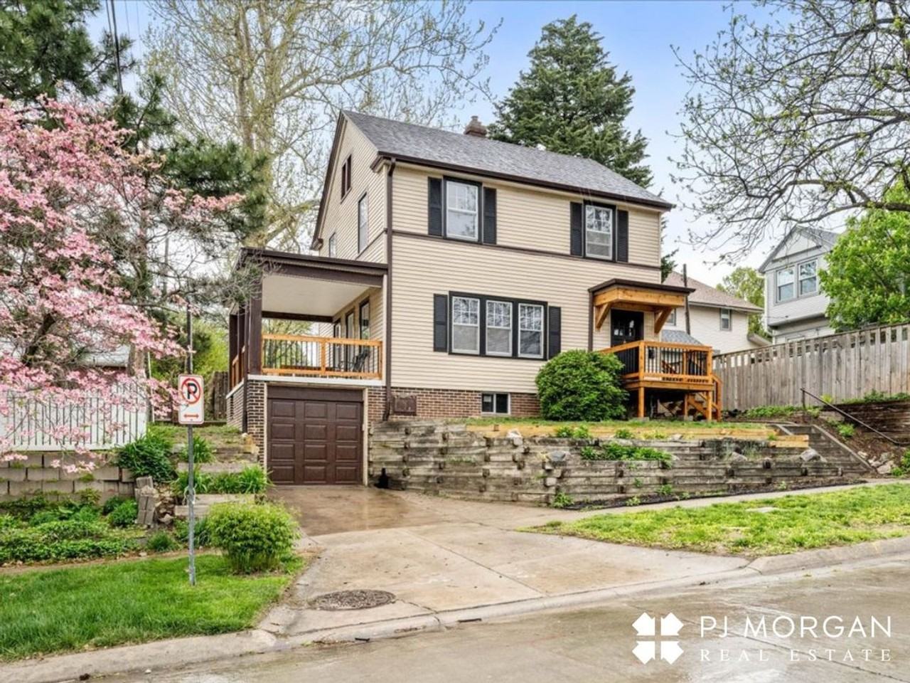 308 S 48th St - Photo 2 of 28