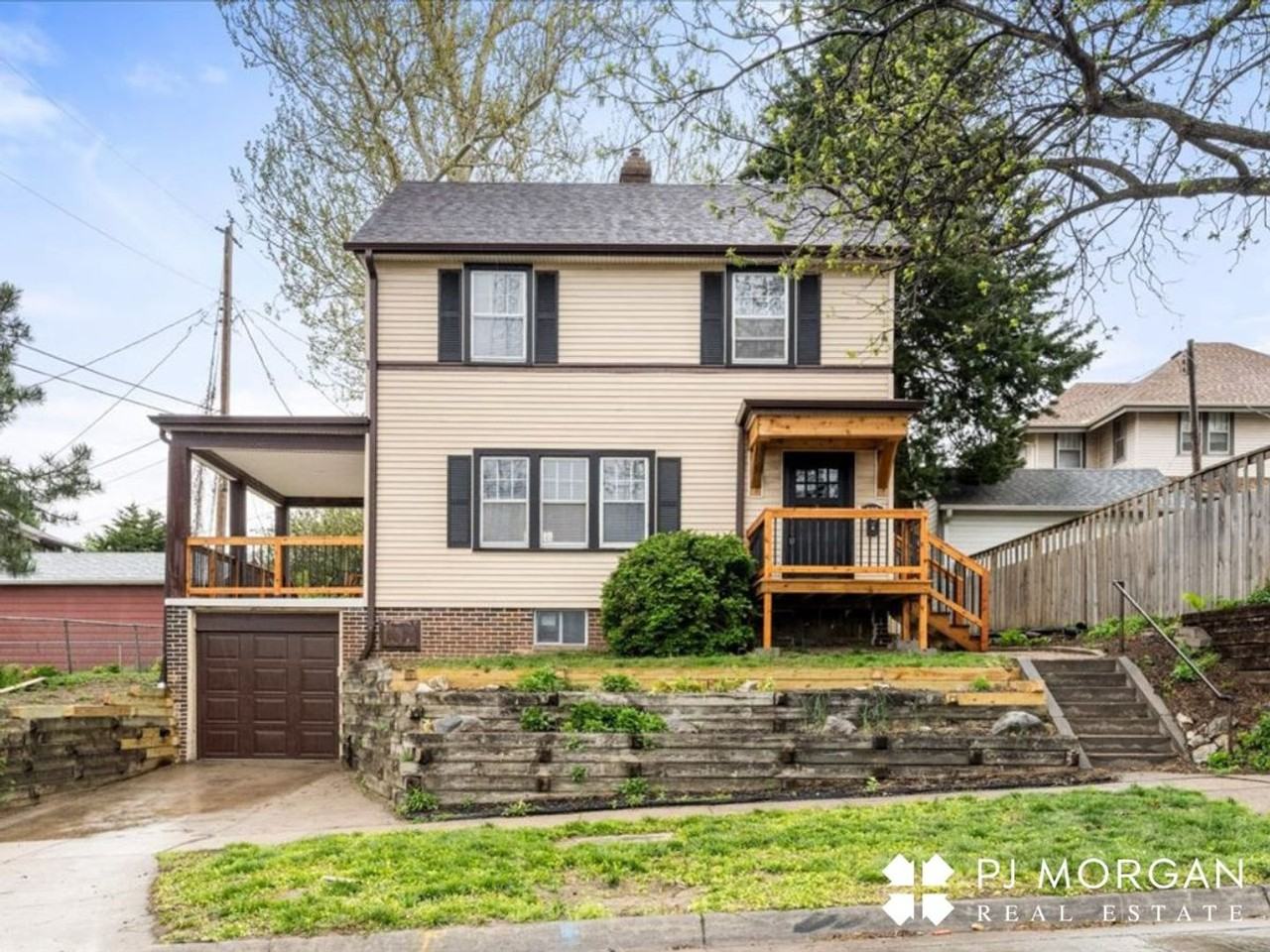 308 S 48th St - Photo 3 of 28