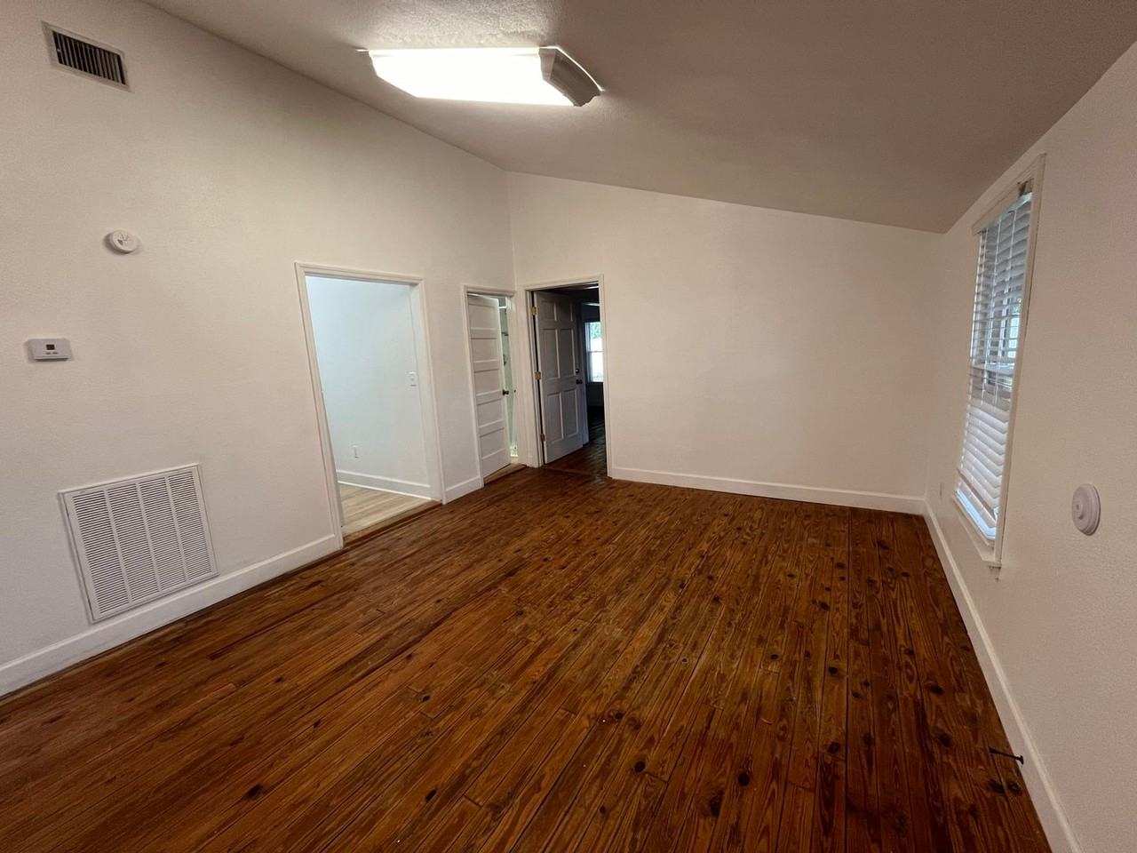 411 Scriven Ave Sw - Photo 2 of 15