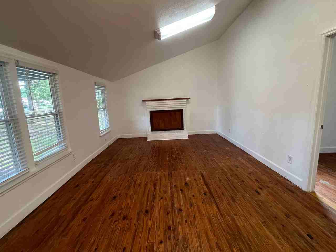 411 Scriven Ave Sw - Photo 3 of 15