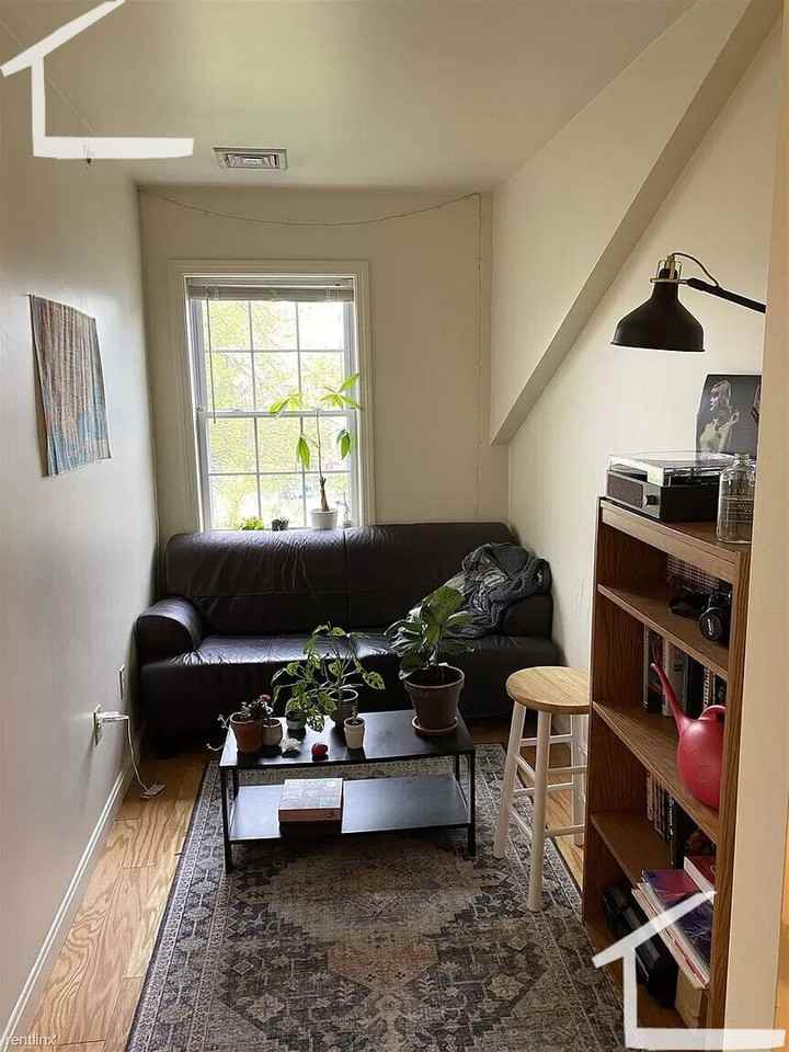 40 Raymond St - Photo 5 of 8