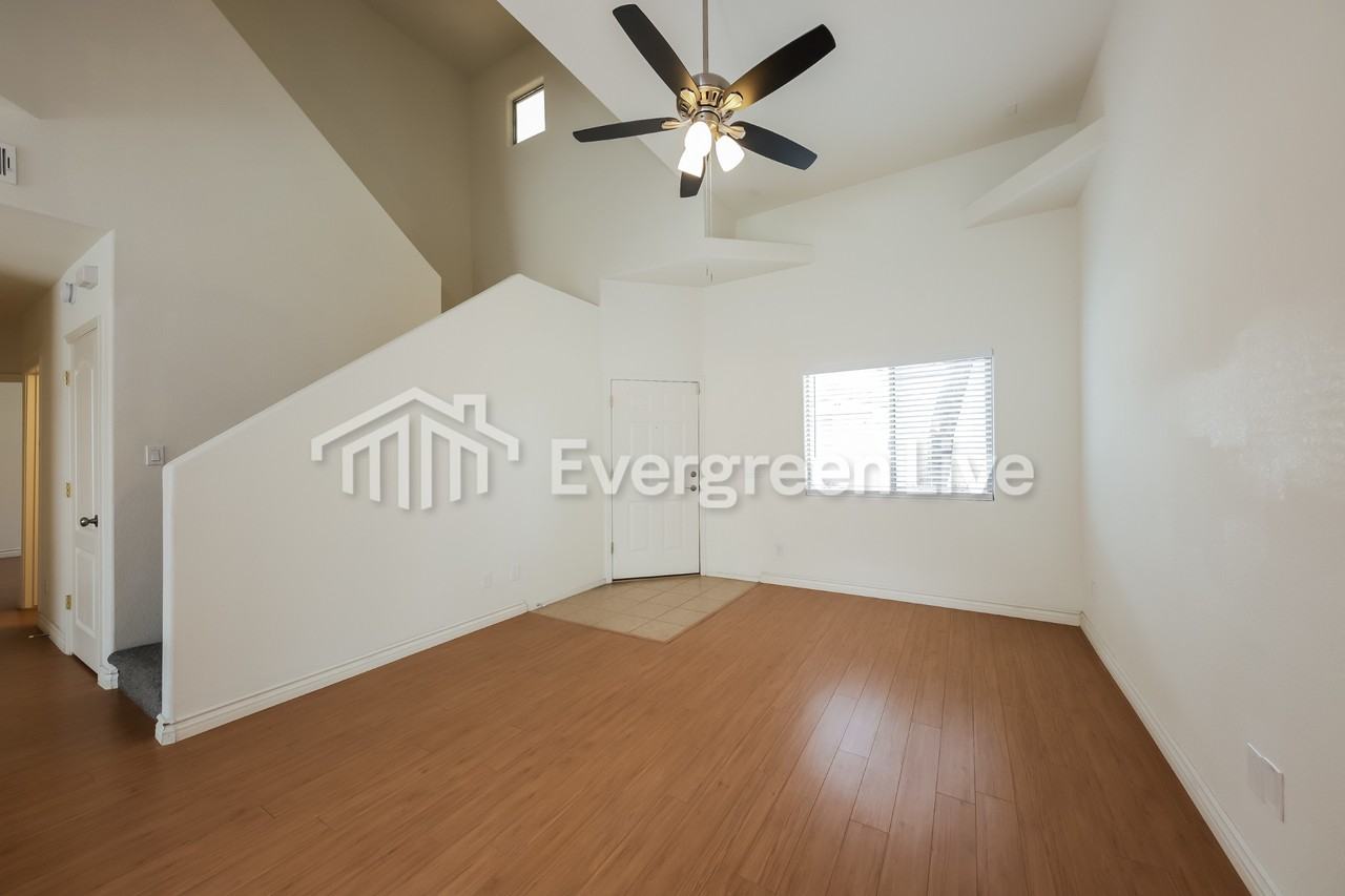 8094 W Beck Ln - Photo 3 of 20