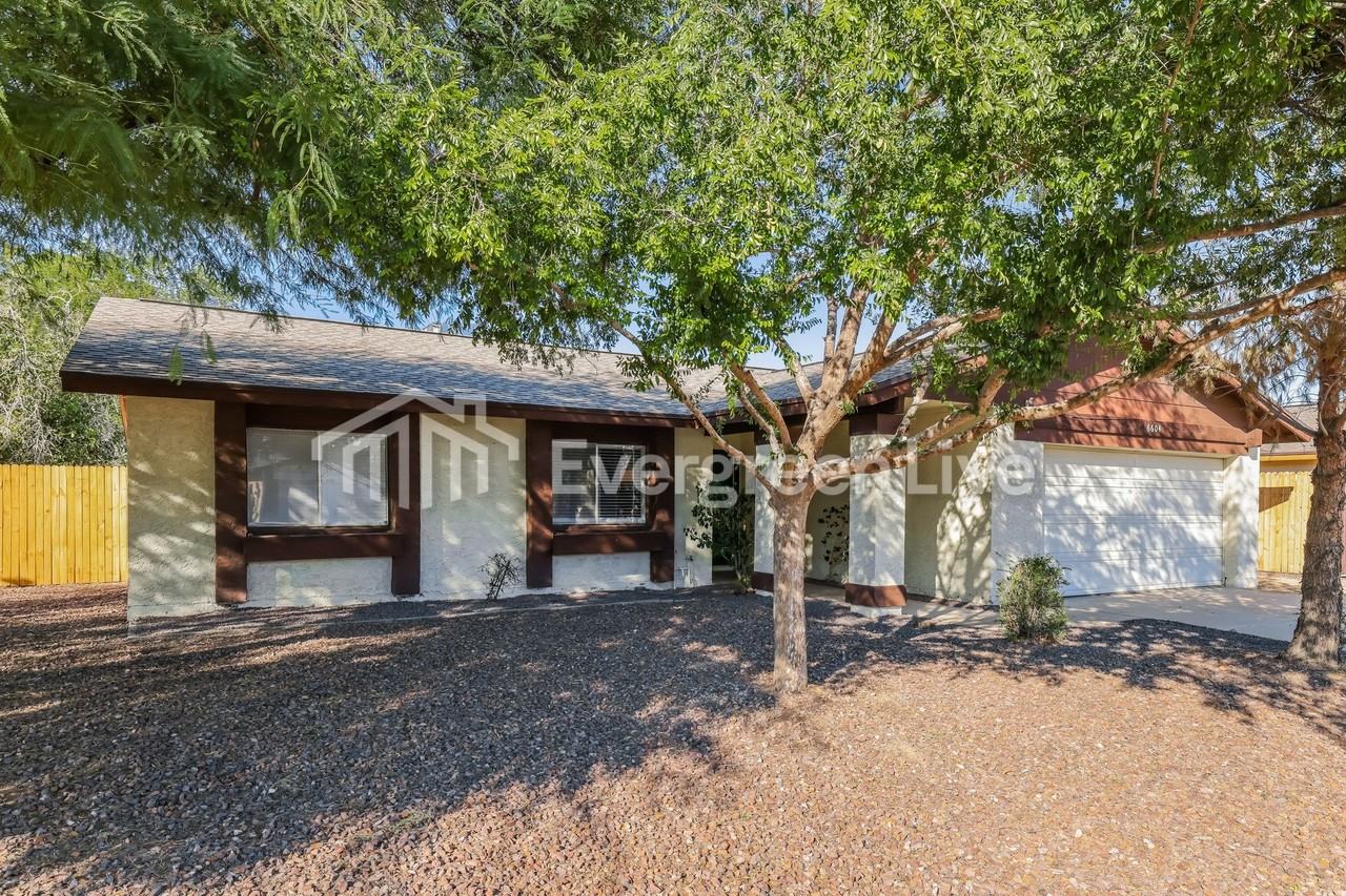 6604 W Christy Dr - Photo 2 of 20