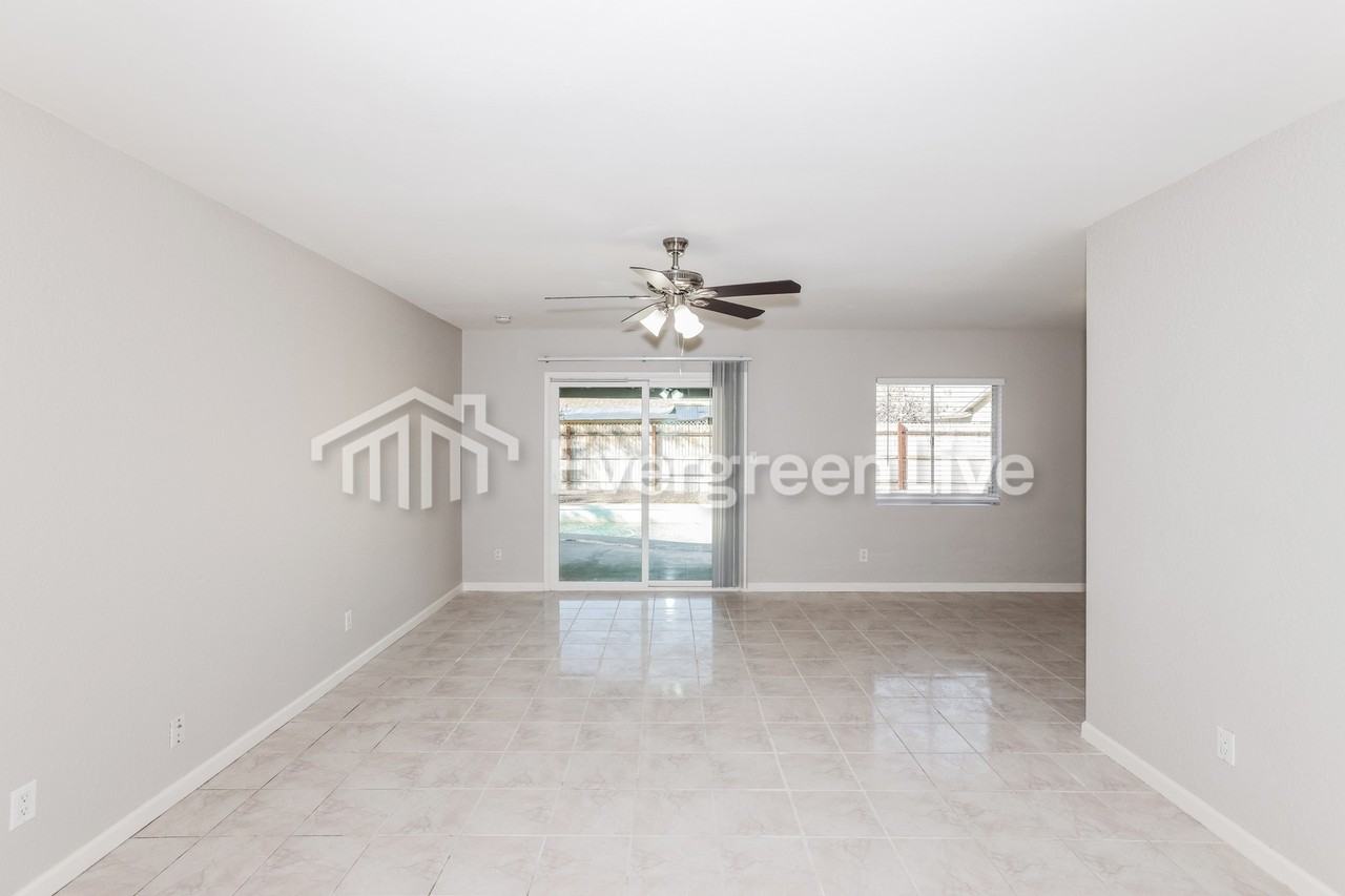 6604 W Christy Dr - Photo 4 of 20