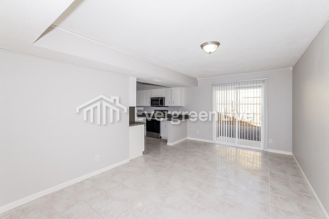 6604 W Christy Dr - Photo 3 of 20