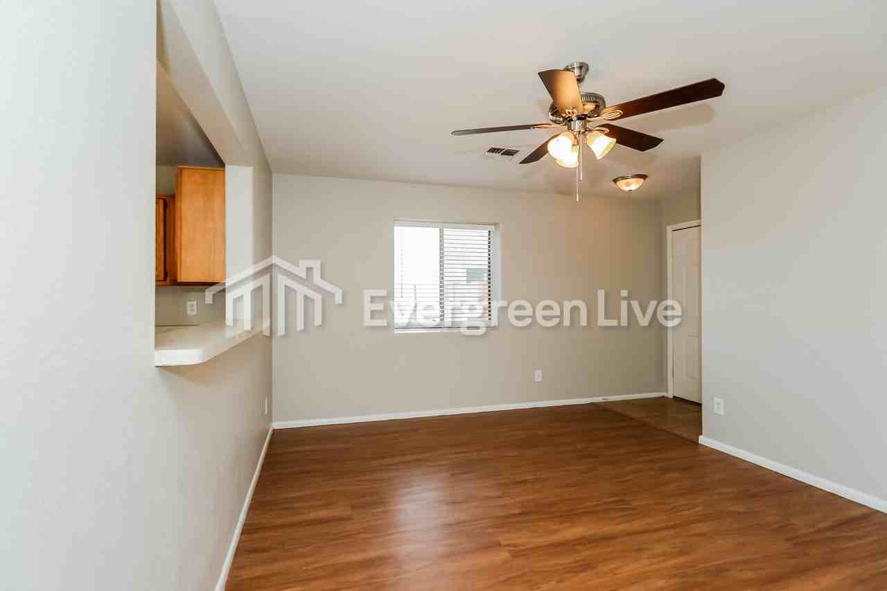 2843 E Mobile Ln - Photo 3 of 19