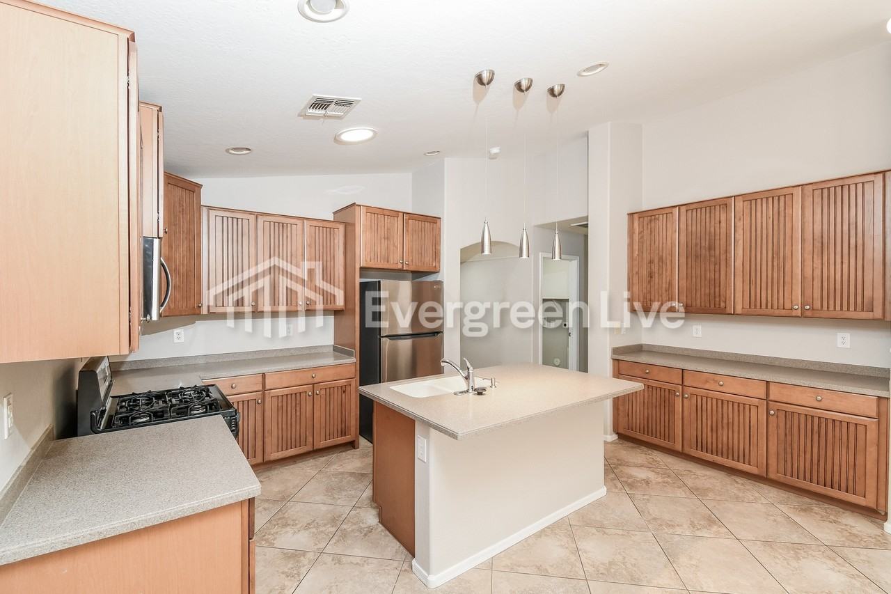 307 W Holstein Trl - Photo 6 of 36