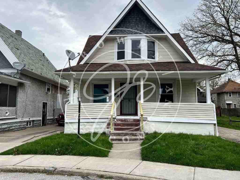 2022 E London Sq - Photo 2 of 9