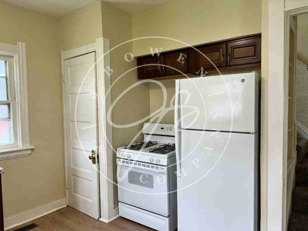 2022 E London Sq - Photo 3 of 9