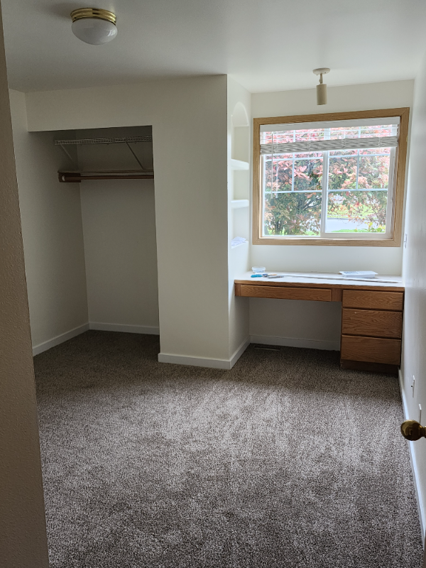 20612 59th Dr Ne - Photo 3 of 6