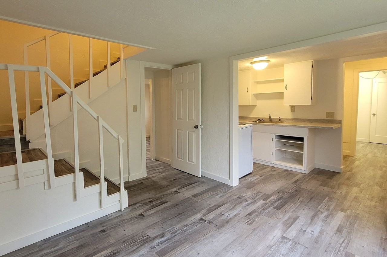 1395 Rainbow Dr - Photo 2 of 9