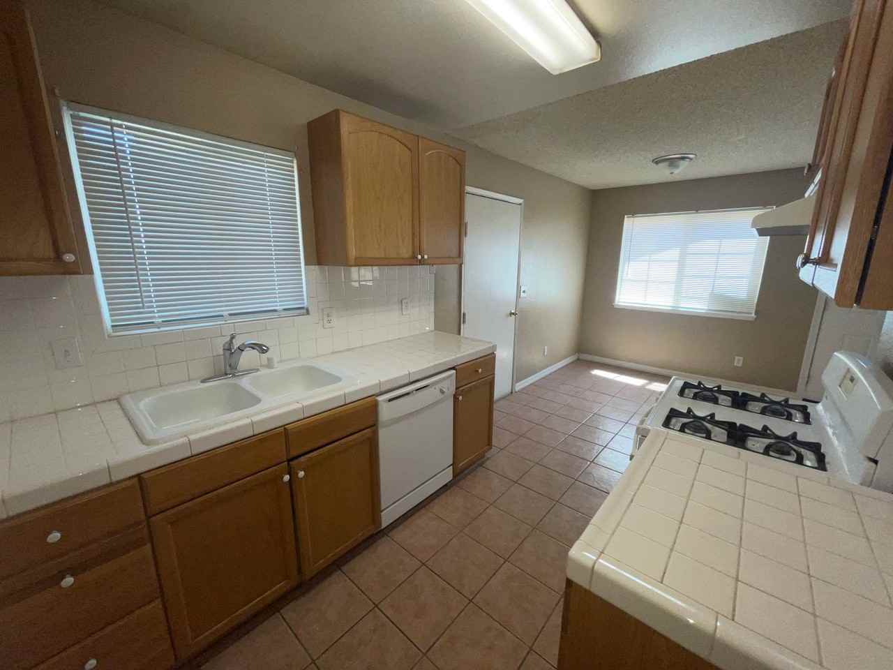 8301 Heather Ave - Photo 3 of 10