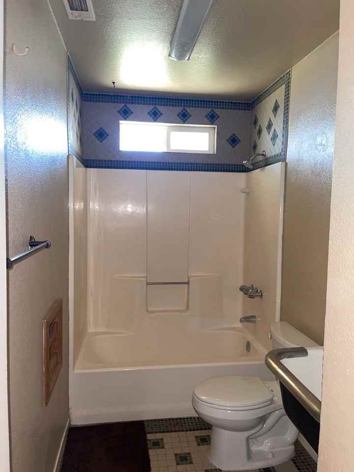 8301 Heather Ave - Photo 5 of 10