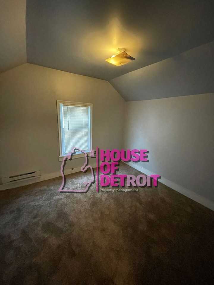 14539 Terry St* - Photo 2 of 15