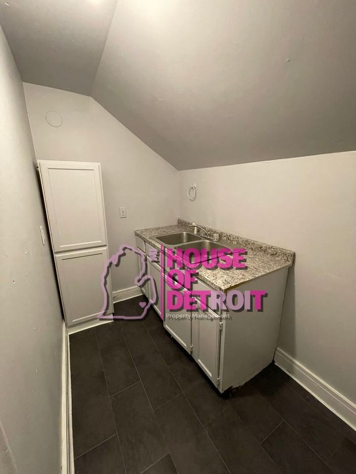 14539 Terry St* - Photo 3 of 15