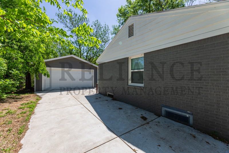 2450 N Somerset St - Photo 3 of 25