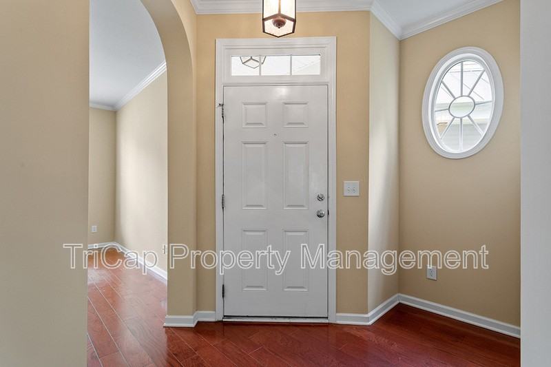 110 Churchview St - Photo 2 of 24