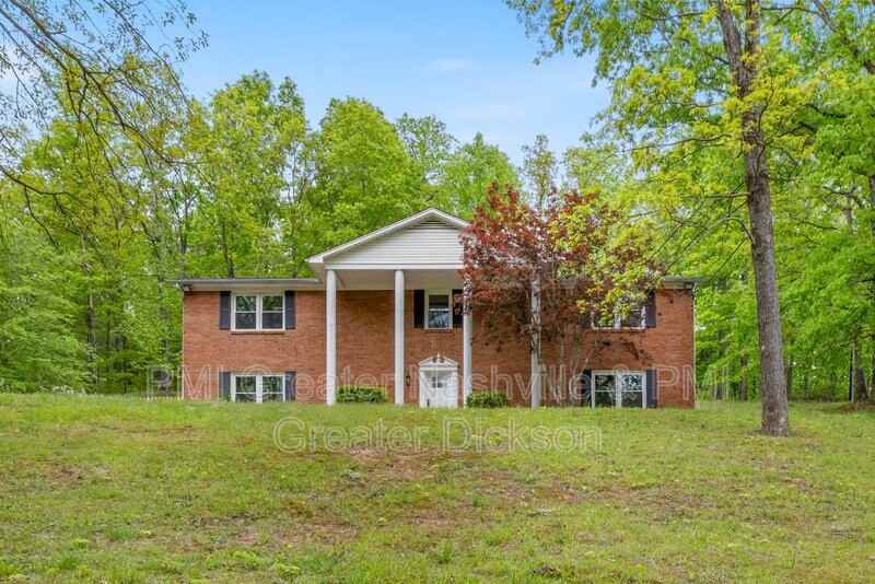 303 Rustling Oaks Dr - Photo 2 of 40